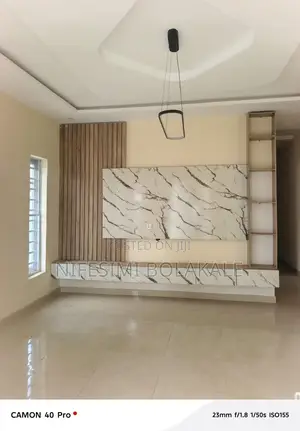 3bdrm Block of Flats in Okebadan Estate, for sale