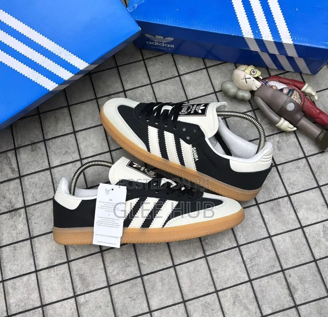 Adidas Sneakers