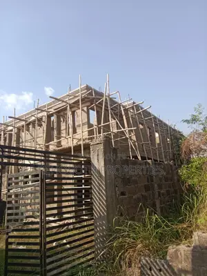 8bdrm Apartment in Akoto, Akala Express for sale