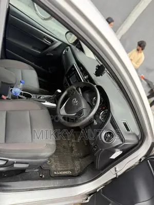 Toyota Corolla 2017 Silver
