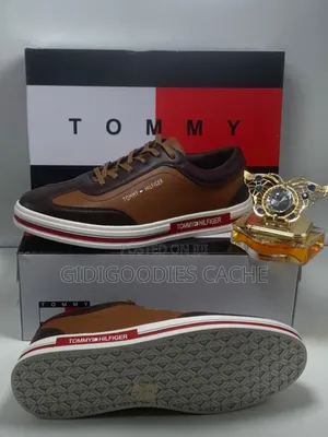 Tommy Sneakers