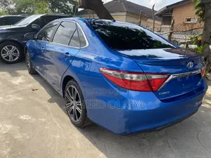 Toyota Camry SE w/Special Edition Pkg (2.5L 4cyl 6A) 2016 Blue