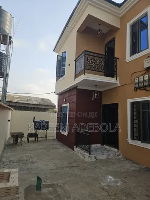 2bdrm Block of Flats in Oladejo, Yakoyo/Alagbole for rent