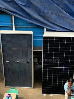 600watts Jinko Solar Panel (Halfcut) Mono 144cells