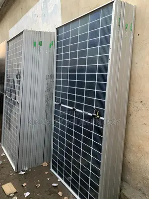 570watts Solar Panel (Halfcut) Mono 144cells