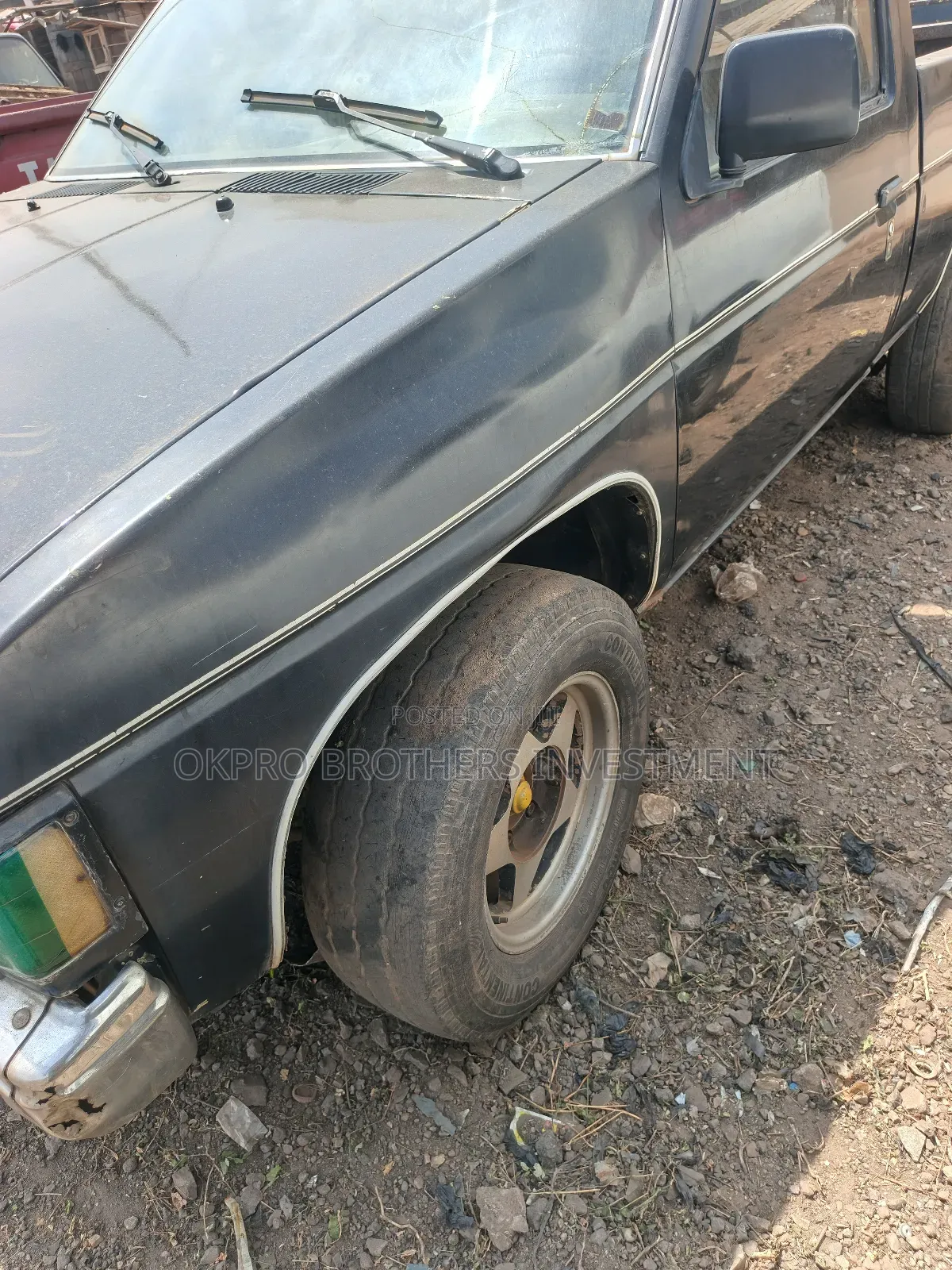 Nissan Pick-Up 1990 Black