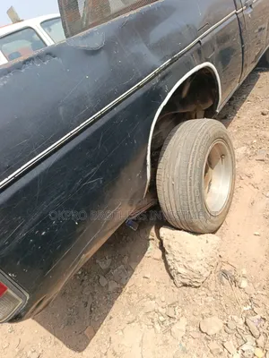 Nissan Pick-Up 1990 Black