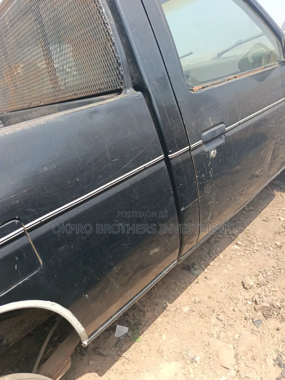 Nissan Pick-Up 1990 Black