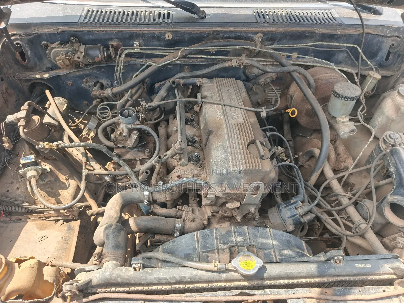 Nissan Pick-Up 1990 Black