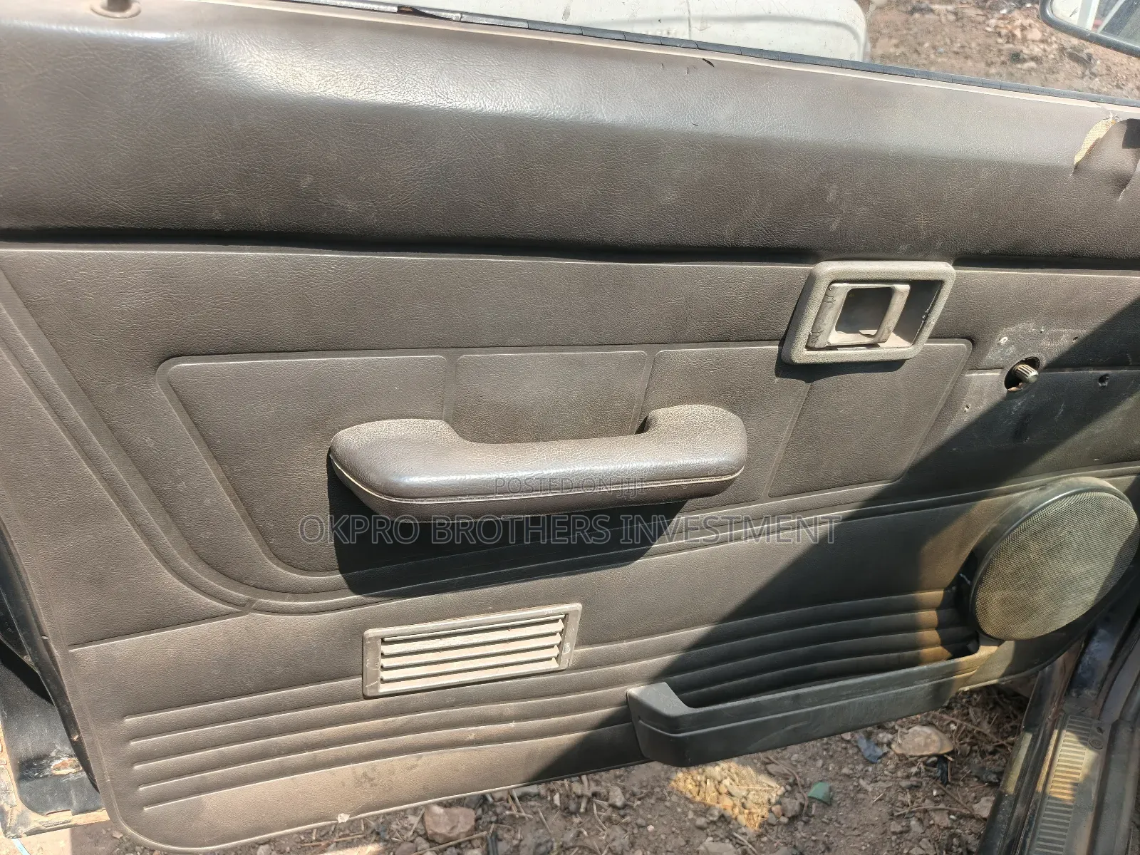 Nissan Pick-Up 1990 Black