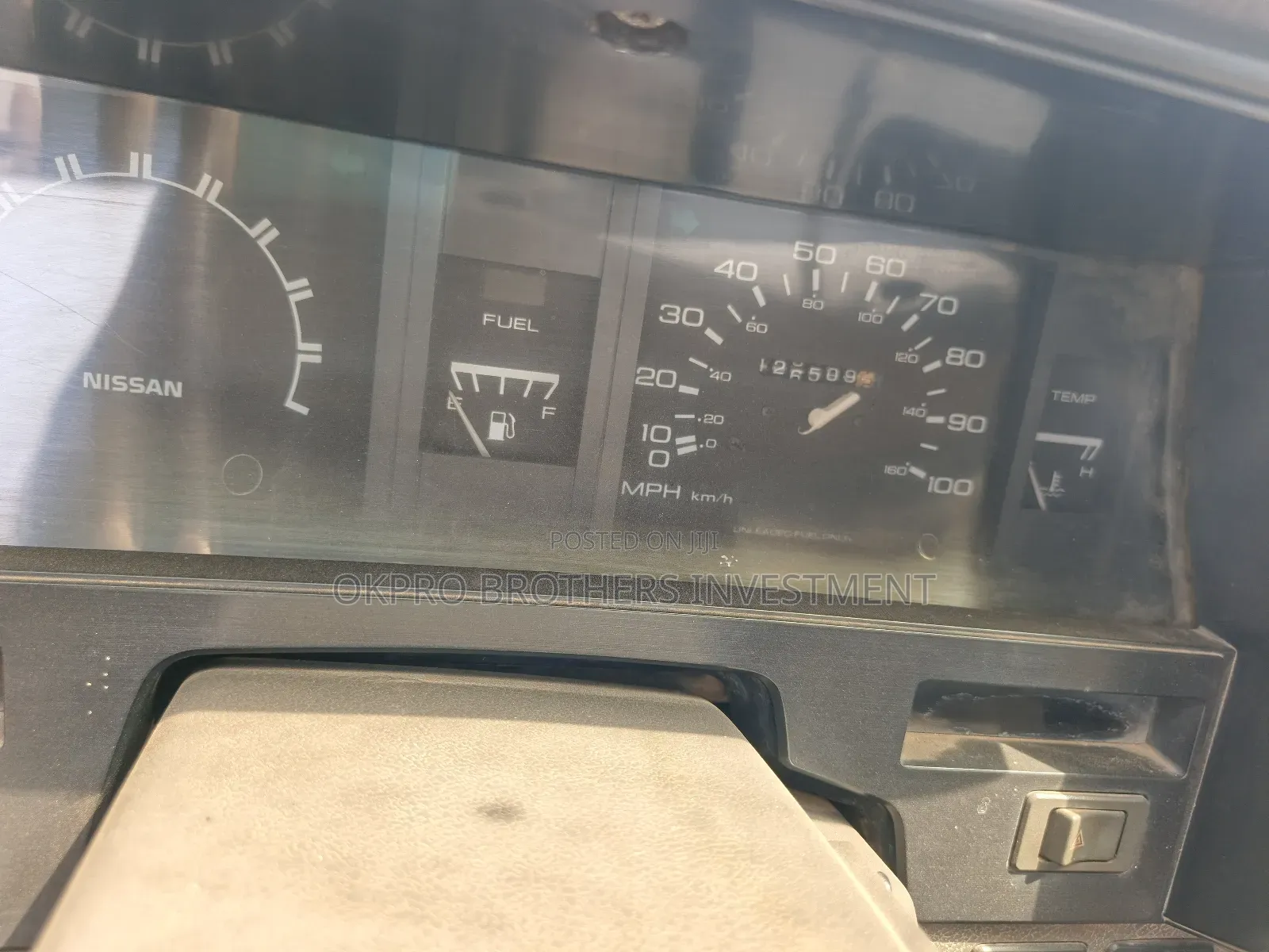 Nissan Pick-Up 1990 Black