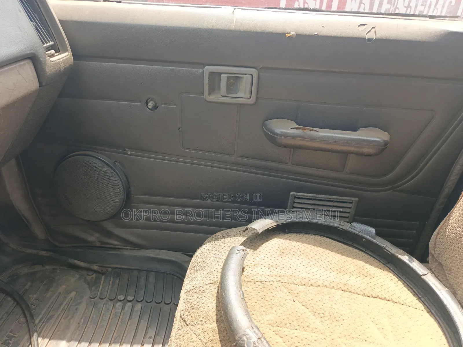 Nissan Pick-Up 1990 Black