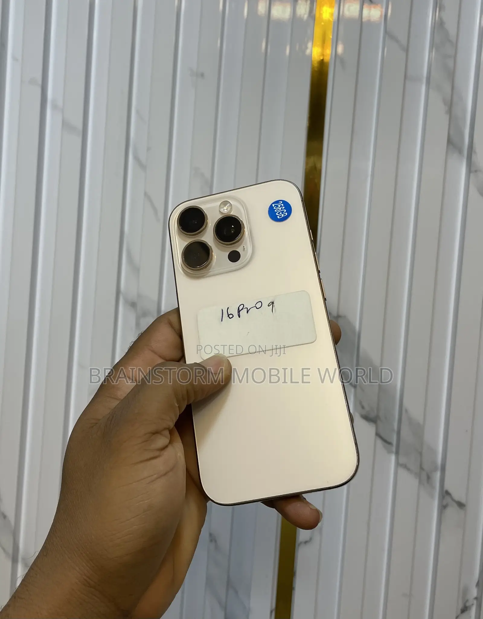 Apple iPhone 16 Pro 256 GB Gold