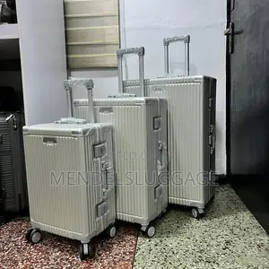 Luxury Silver Hard-Shell Luggage Set With Tsa Lock