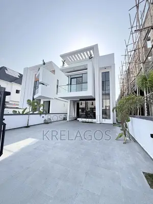 5bdrm Duplex in Chevron for sale