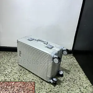 Executive Silver Pc Aluminium-Style Suitcase Set