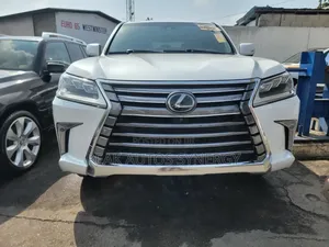 Lexus LX 570 AWD 2019 White