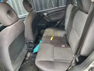 Toyota RAV4 2.0 4x4 2006 Gray