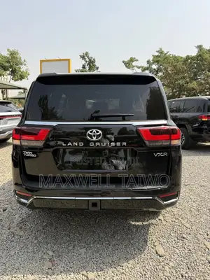 New Toyota Land Cruiser LC300 2025 Black