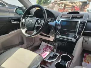 Toyota Camry XLE V6 4dr Sedan (3.5L 6cyl 6A) 2013 White