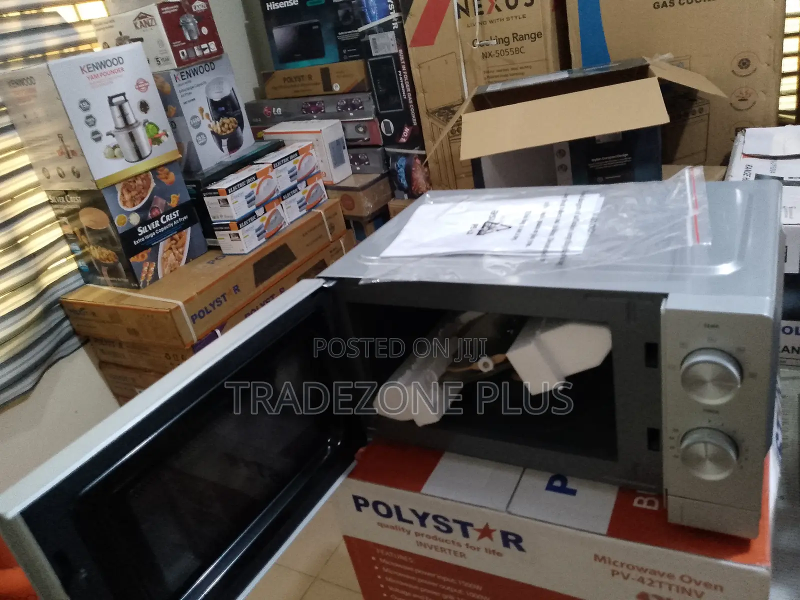20l 700w Microwave Oven – Space Saving Design