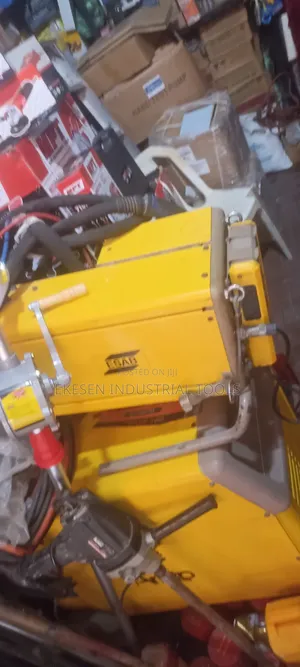 D 450w (Or Lud 450) Welding Machine.