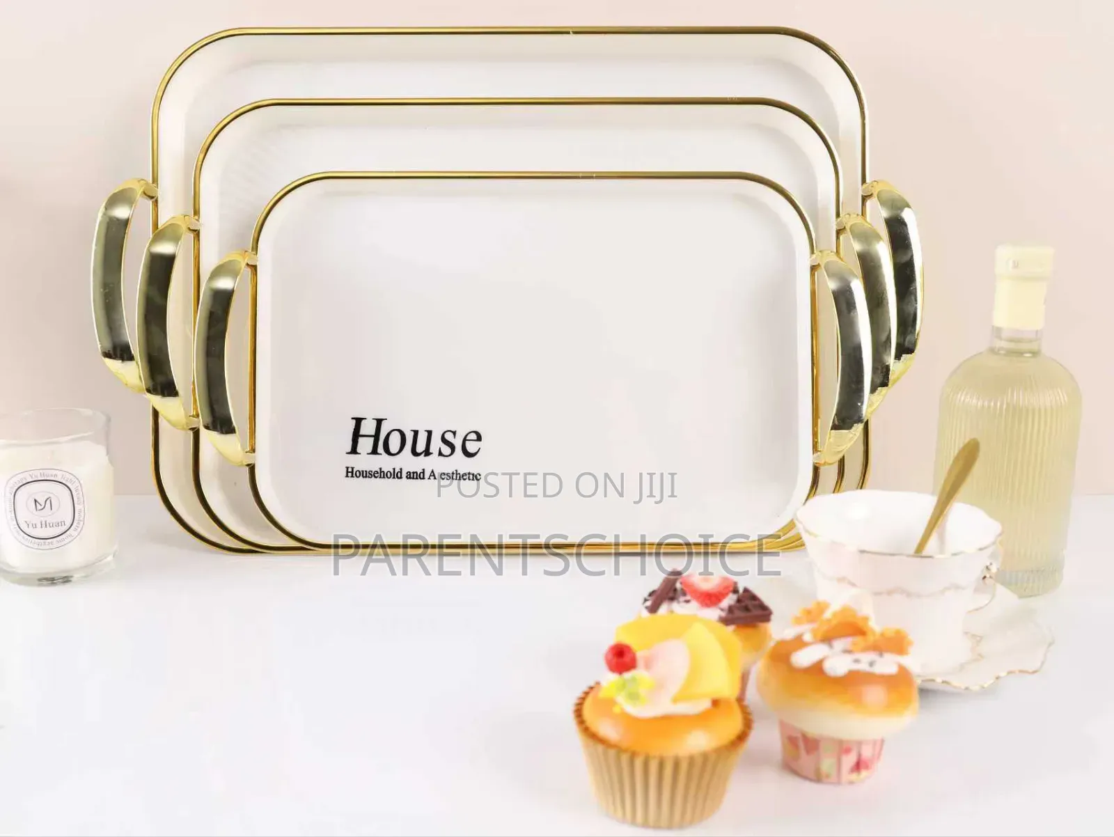 Pack of 3 Sturdy Plastic Stackable Reusable Trays With Handle