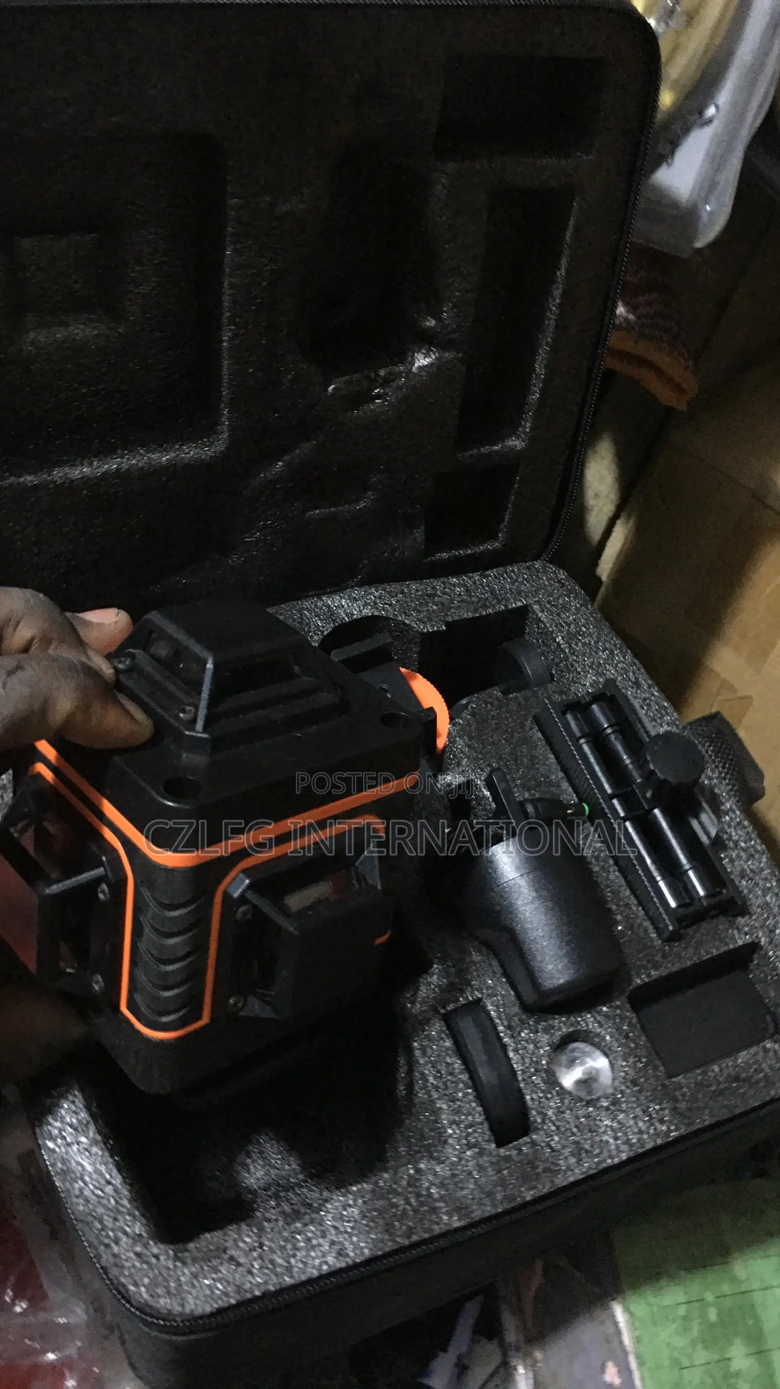 Complete With Tripod, Outdoors and Indoors Digital Laser Level