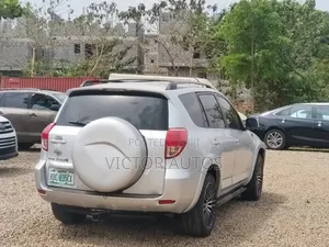 Toyota RAV4 2010 Silver