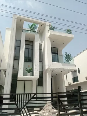 5bdrm Duplex in Chevron for sale