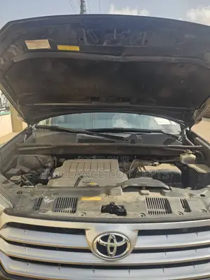 Toyota Highlander Plus 3.5L 2WD 2013 Black