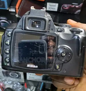 Nikon D40 DSLR Photo Camera With 18-55mm Lens