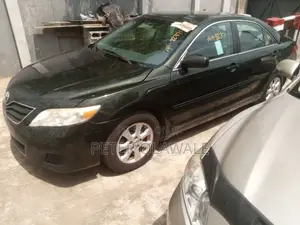 Toyota Camry LE 4dr Sedan (2.5L 4cyl 6AM) 2010 Green