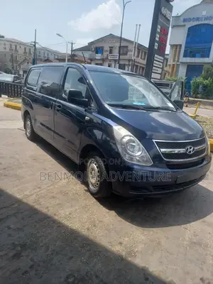 Hyundai H1 2010 Blue