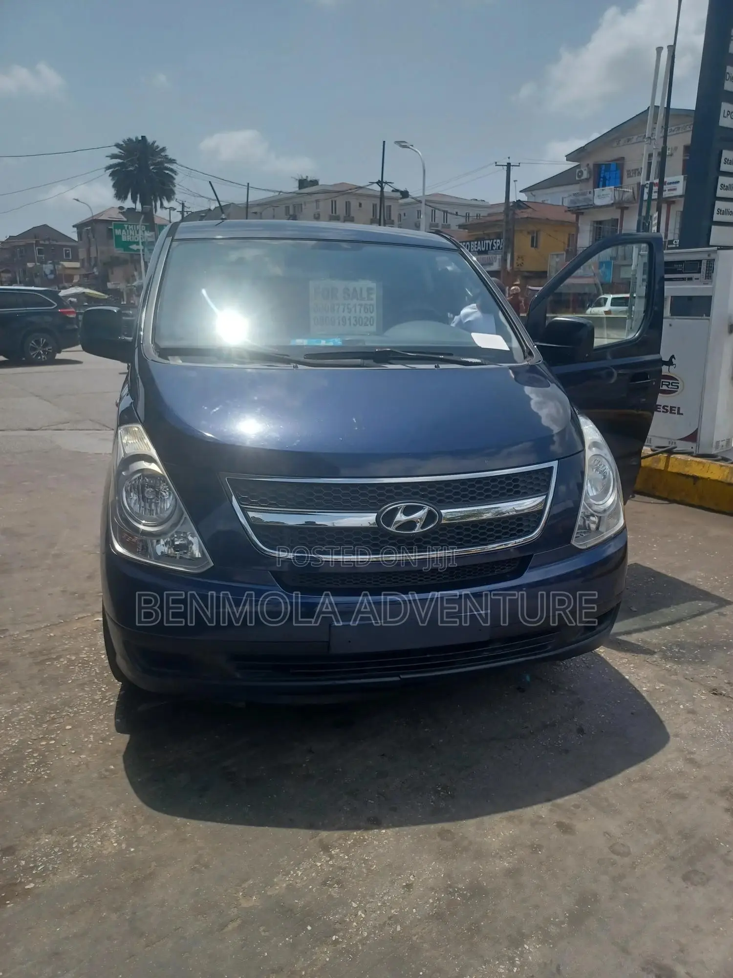 Hyundai H1 2010 Blue