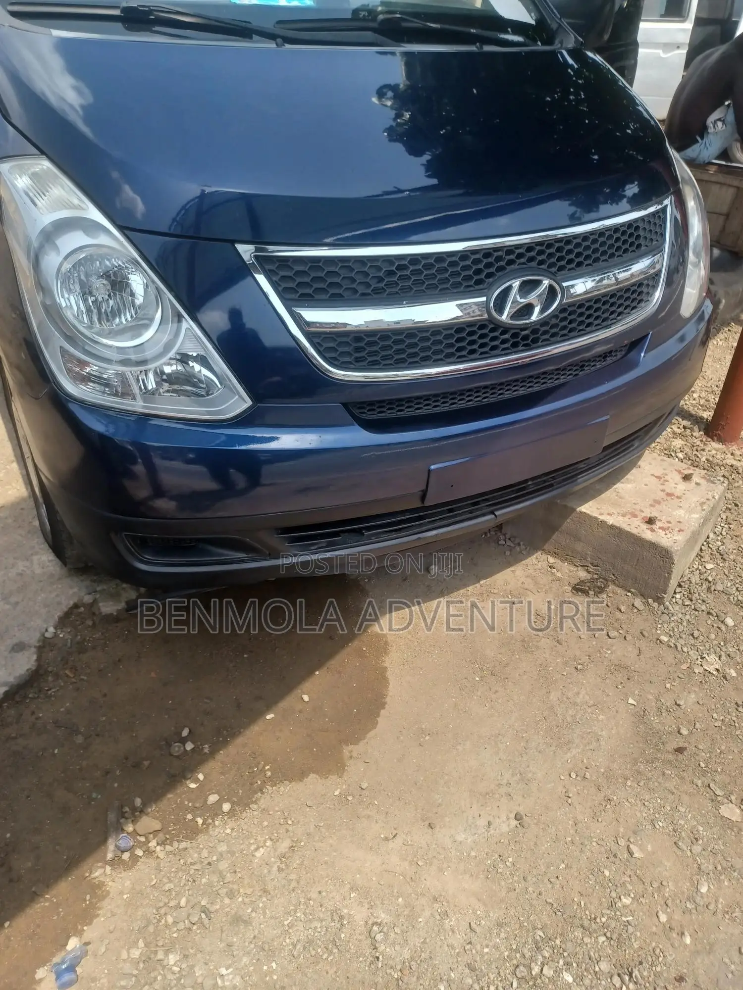 Hyundai H1 2010 Blue