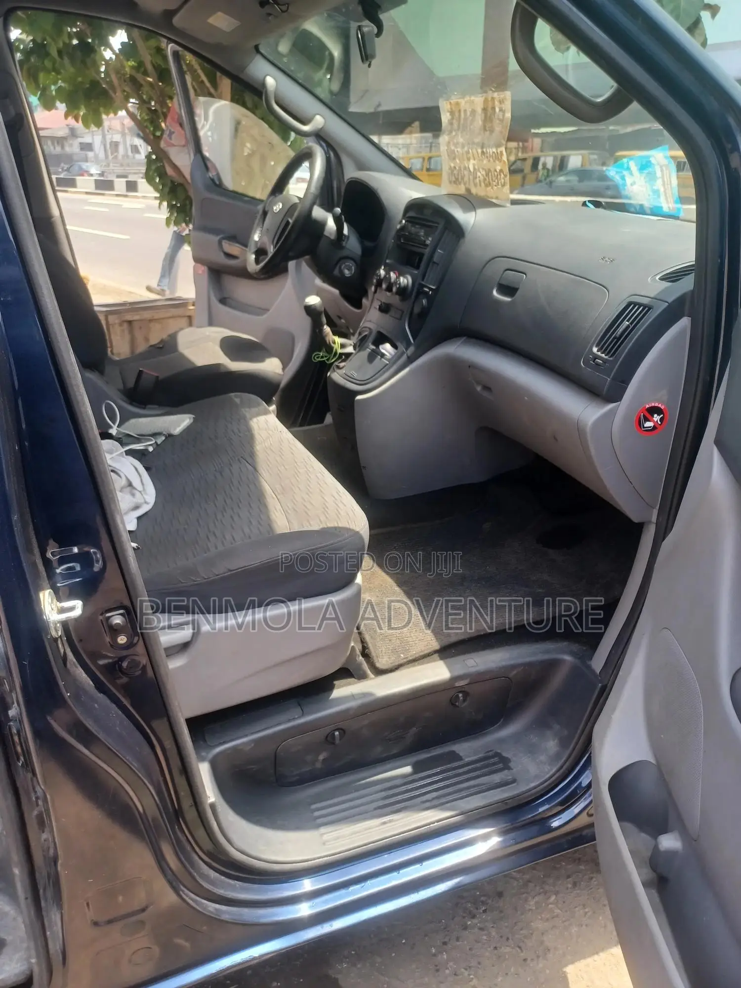 Hyundai H1 2010 Blue