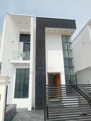 4bdrm Duplex in Chevron for sale