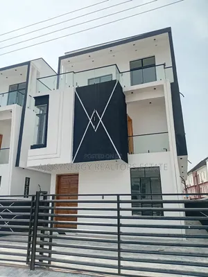 4bdrm Duplex in Chevron for sale