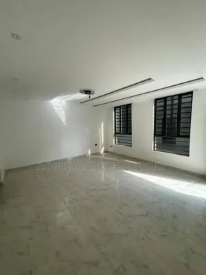 4bdrm House in Lekki Phase 1 for rent