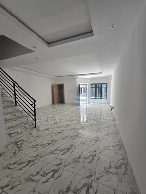 4bdrm Townhouse / Terrace in Lekki Phase 1 for rent