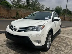 Toyota RAV4 Limited AWD (2.5L 4cyl 6A) 2013 White