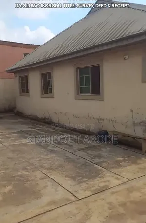 2bdrm Block of Flats in Ita Oluwo Ikorodu for sale