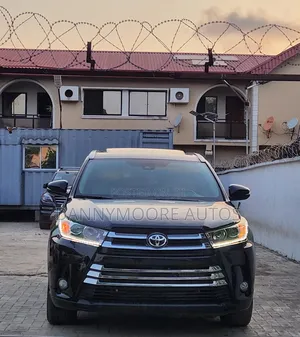 Toyota Highlander XLE 2019 Gray