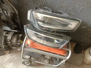 Complete Head Lamp Audi Q3 2016