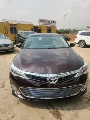 Toyota Avalon XLE Premium Sedan FWD (3.5L 6cyl 6A) 2013 Burgundy