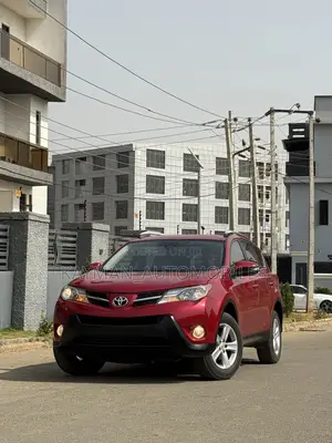 Toyota RAV4 XLE 4dr SUV AWD (2.5L 4cyl 6A) 2014 Red