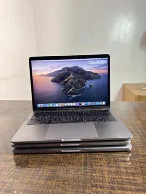 Laptop Apple MacBook Pro 2017 16GB Intel Core I7 SSD 256GB