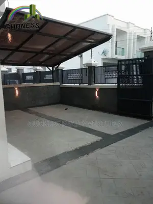 4bdrm Apartment in Lekki for rent