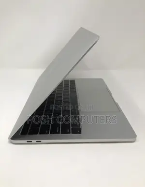 Laptop Apple MacBook Pro 2017 16GB Intel Core I7 SSD 1T